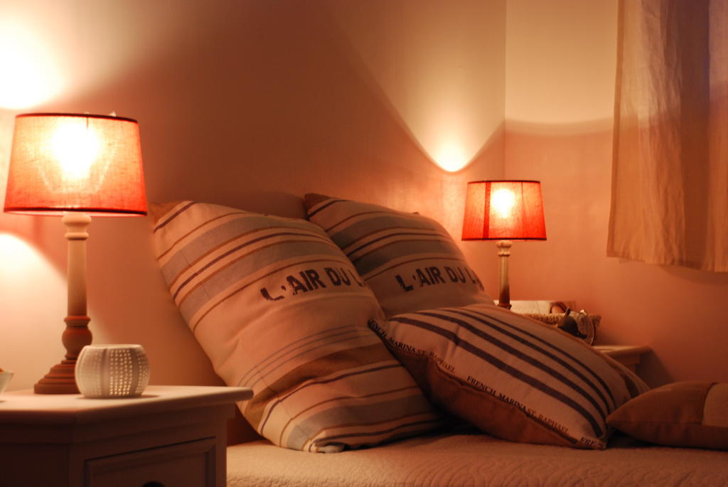 Roulotte Gites O Bien-Etre Massage Spa Sejour Bien-Etre En Hebergement Insolite Roulotte Karantez Ou En Gites Melon Ou Yock A 800 M Des Plages Maison D'Hote Drogou Porspoder Oda fotoğraf